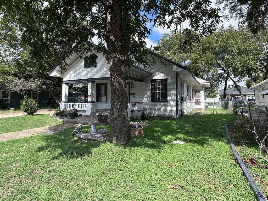 309 W Page Avenue, Dallas, TX 75208