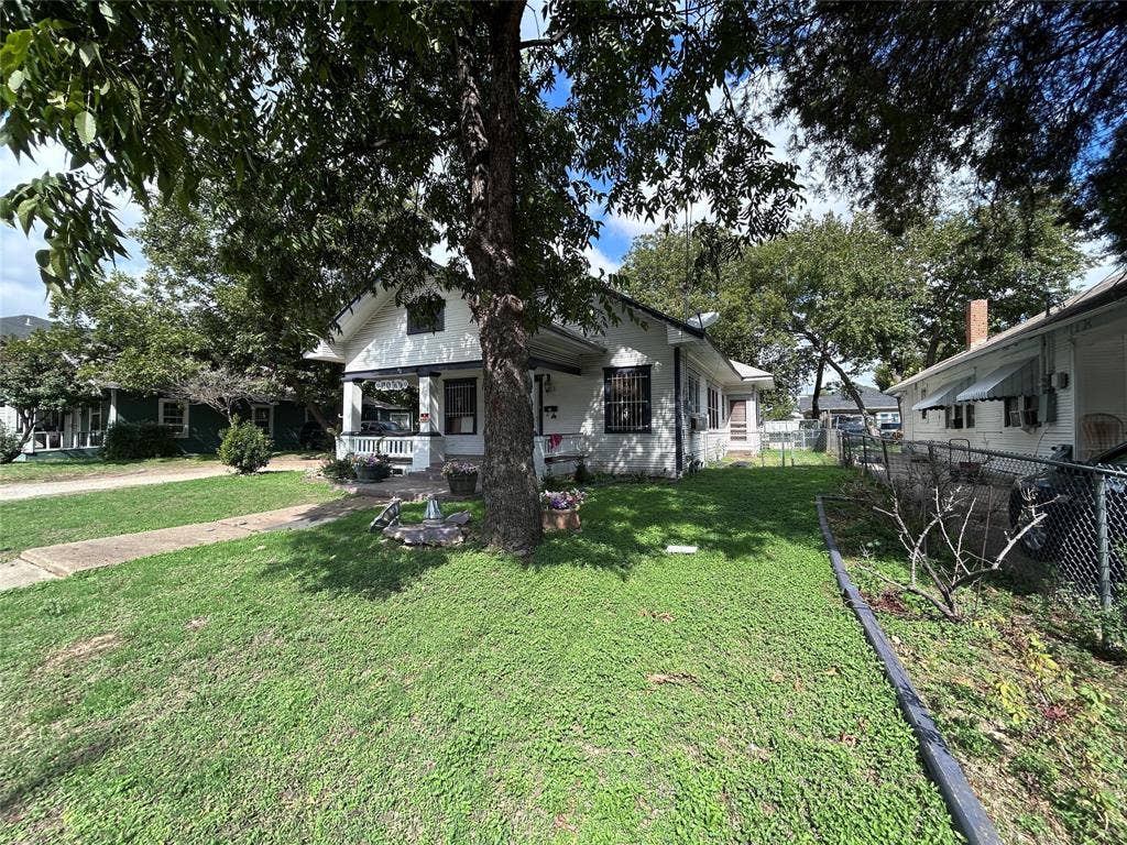 309 W Page Avenue, Dallas, TX 75208