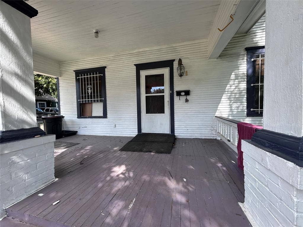 309 W Page Avenue, Dallas, TX 75208