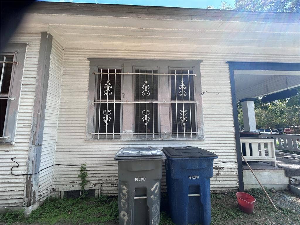 309 W Page Avenue, Dallas, TX 75208