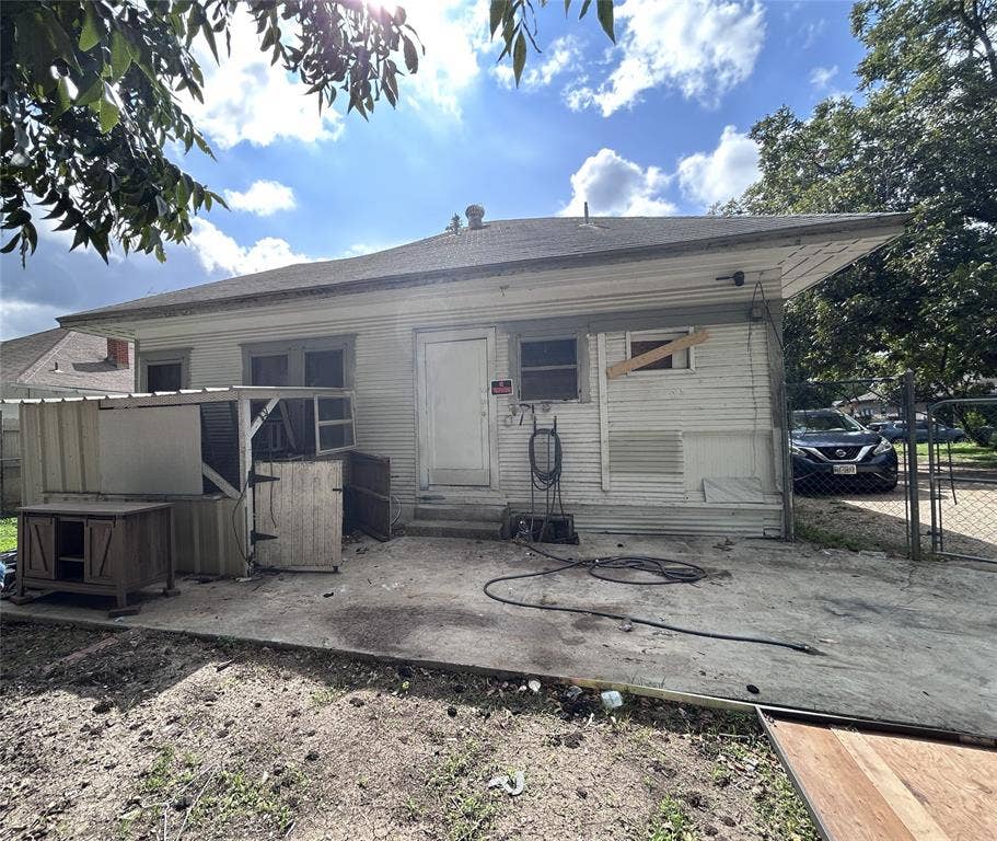 309 W Page Avenue, Dallas, TX 75208