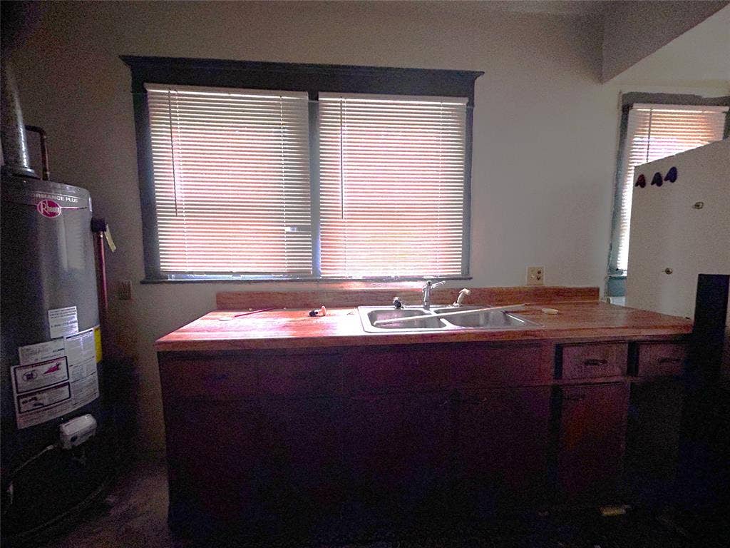 309 W Page Avenue, Dallas, TX 75208