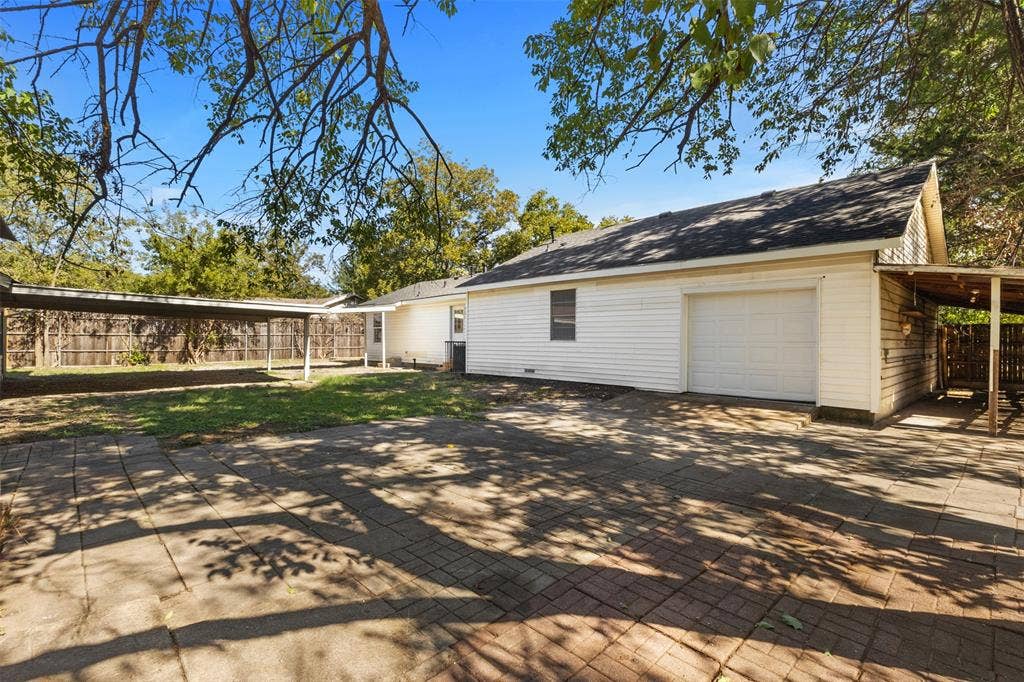 2523 N Prairie Creek Road, Dallas, TX 75227