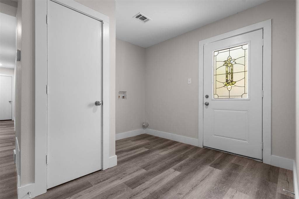 2523 N Prairie Creek Road, Dallas, TX 75227