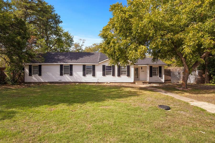 Property photo for 2523 N Prairie Creek Road, Dallas, TX