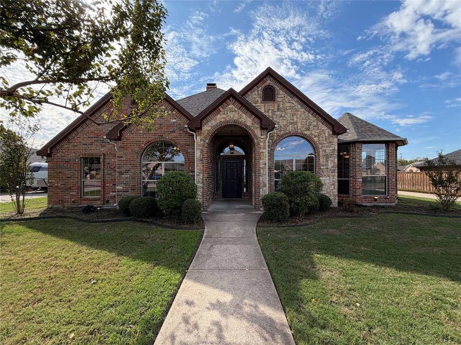 Property photo for 603 Ash Street, Pilot Point, TX