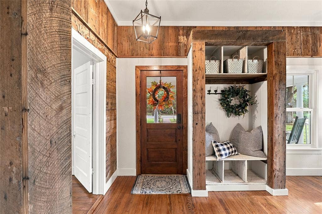 2812 Overton Court, Granbury, TX 76048