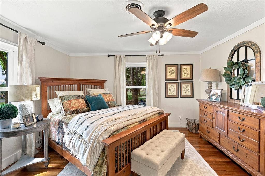 2812 Overton Court, Granbury, TX 76048