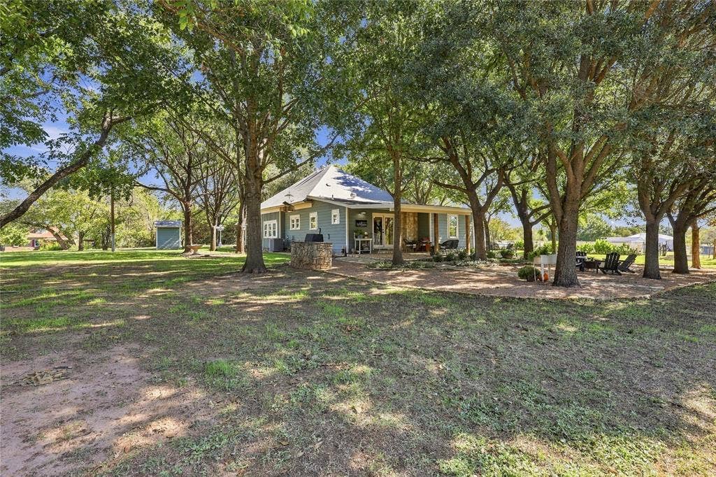 2812 Overton Court, Granbury, TX 76048