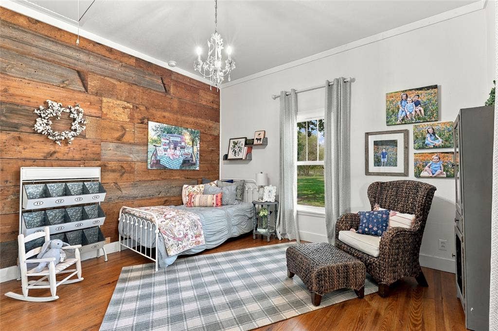 2812 Overton Court, Granbury, TX 76048