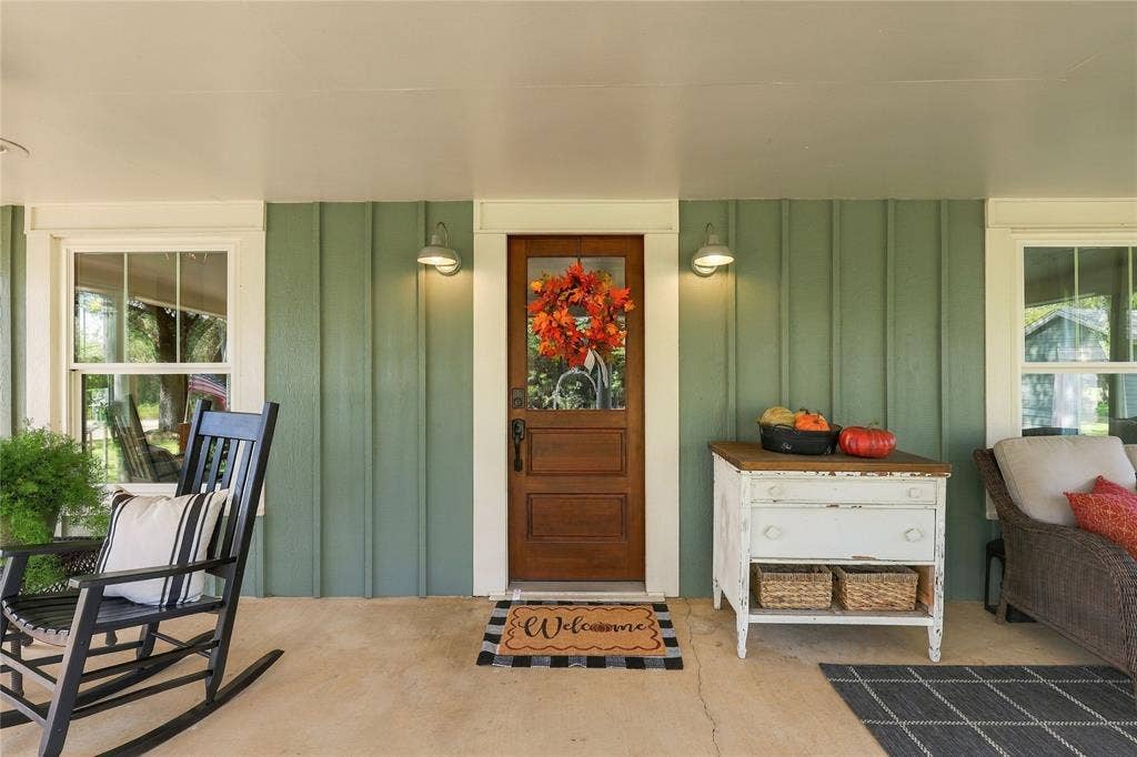 2812 Overton Court, Granbury, TX 76048
