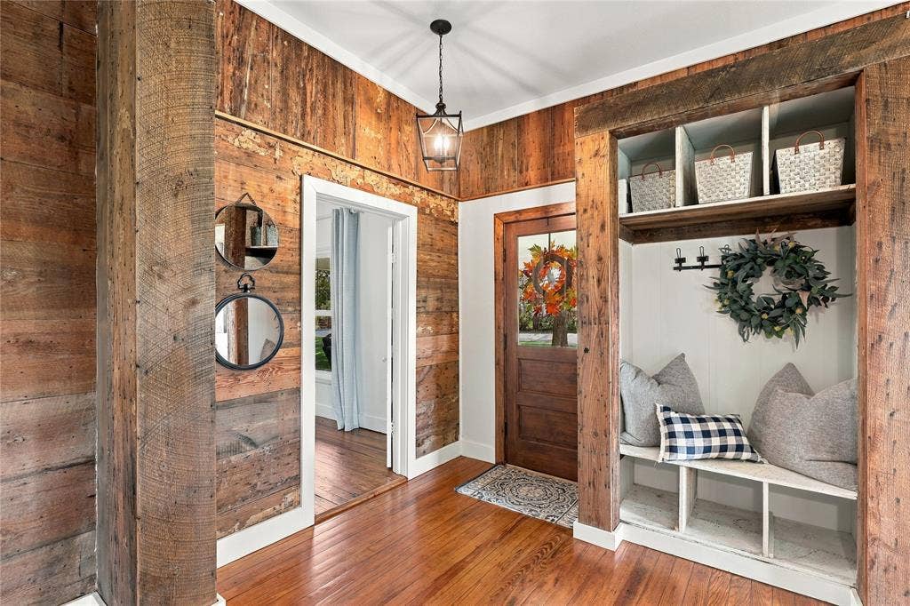 2812 Overton Court, Granbury, TX 76048