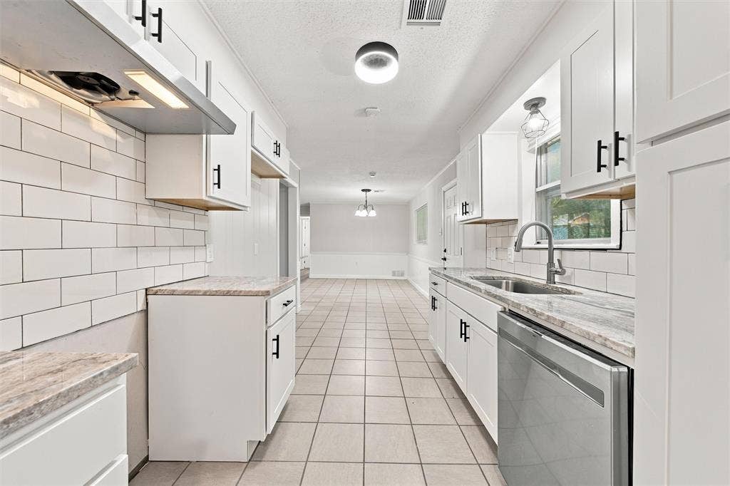 3301 Southerland Drive, Waco, TX 76706 3301 Southerland Drive, Waco, TX 76706