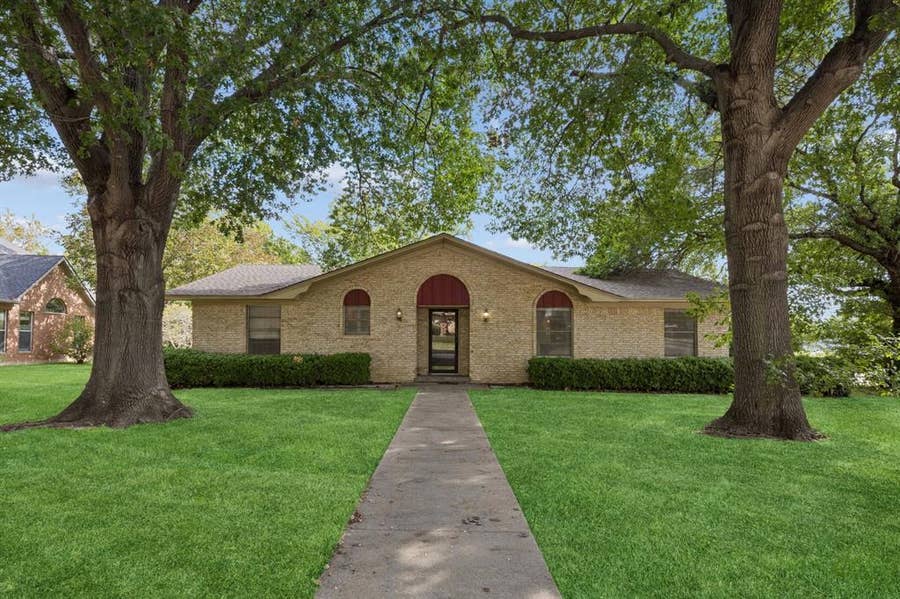 Property photo for 101 Poppy Lane, McKinney, TX