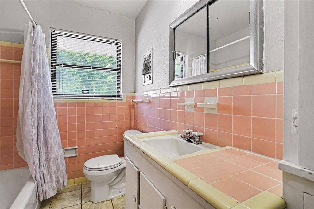 2409 Materhorn Drive, Dallas, TX 75228 2409 Materhorn Drive, Dallas, TX 75228
