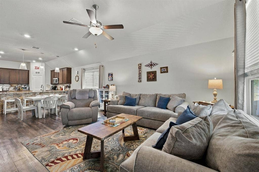 10417 Arabella Lane, Waco, TX 76708 10417 Arabella Lane, Waco, TX 76708
