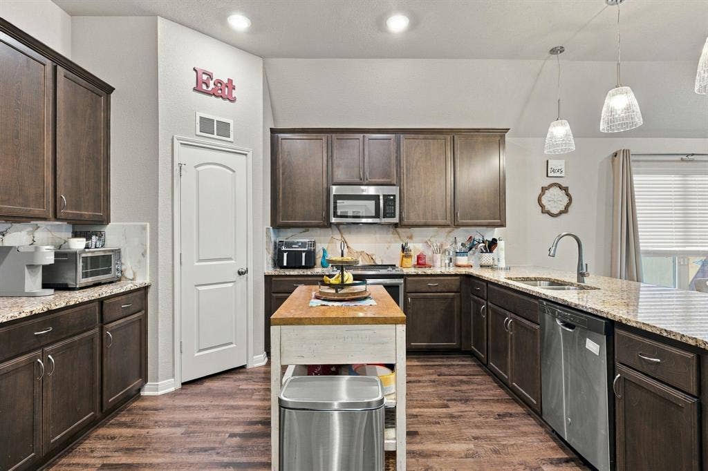 10417 Arabella Lane, Waco, TX 76708 10417 Arabella Lane, Waco, TX 76708