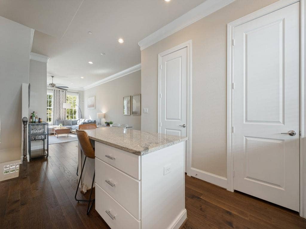 7333 Valley View Lane, #805, Dallas, TX 75240 7333 Valley View Lane, #805, Dallas, TX 75240