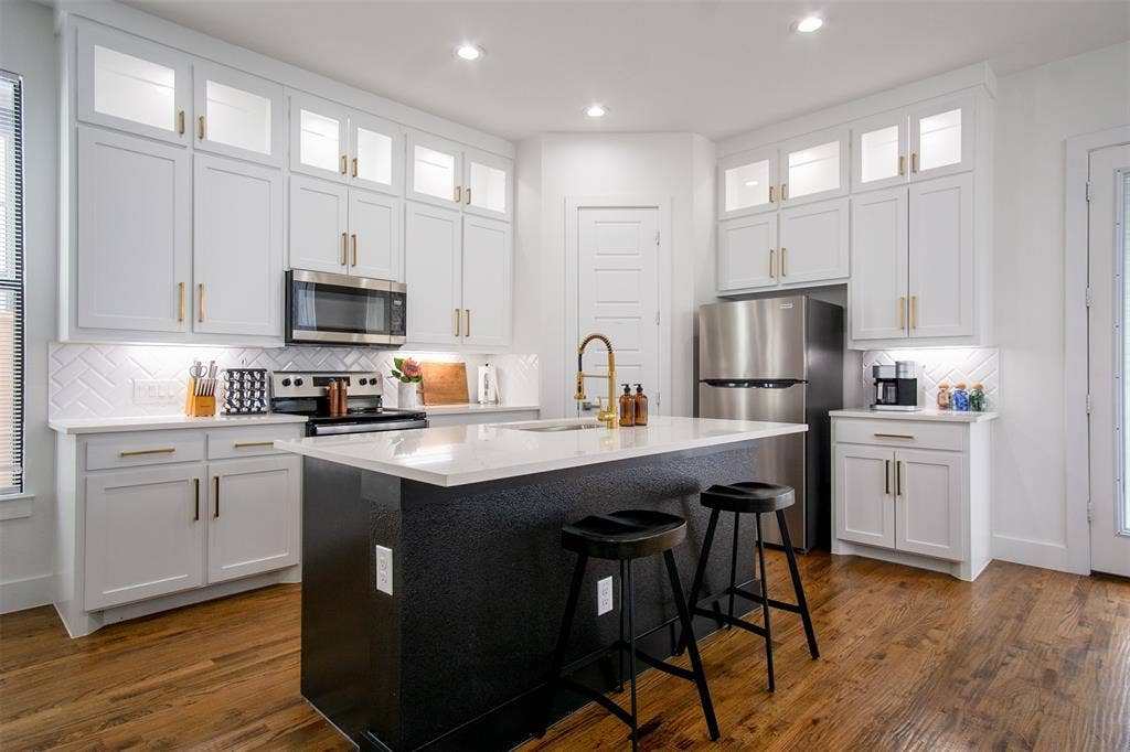 2050 Bickers Street, Dallas, TX 75212 2050 Bickers Street, Dallas, TX 75212