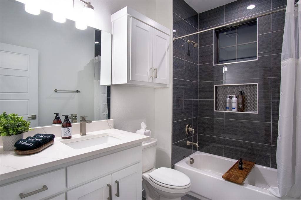 2050 Bickers Street, Dallas, TX 75212 2050 Bickers Street, Dallas, TX 75212