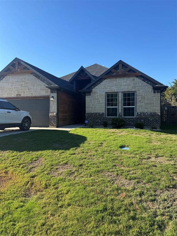 Property photo for 2506 Austin Court, Granbury, TX