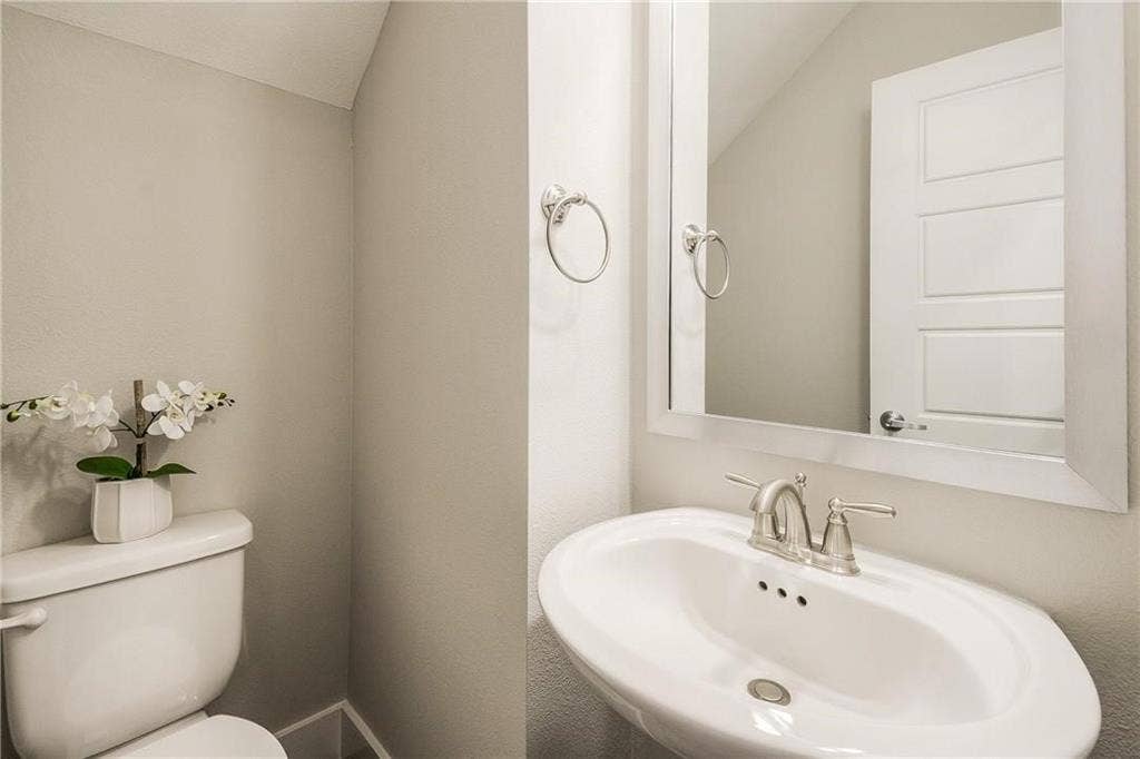 2129 Lovedale Avenue, #104, Dallas, TX 75235 2129 Lovedale Avenue, #104, Dallas, TX 75235