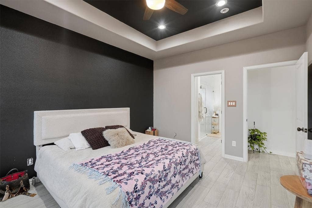 5625 Barkridge Drive, Granbury, TX 76048 5625 Barkridge Drive, Granbury, TX 76048