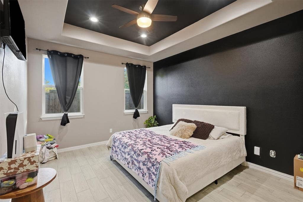 5625 Barkridge Drive, Granbury, TX 76048 5625 Barkridge Drive, Granbury, TX 76048