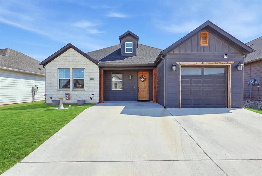 Property photo for 5625 Barkridge Drive, Granbury, TX