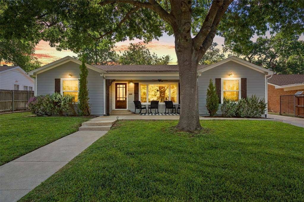 200 Oriental Road, Waco, TX 76710 Single-story exterior featuring horizontal siding, dark-toned shutters, a covered front porch, and a concrete walkway