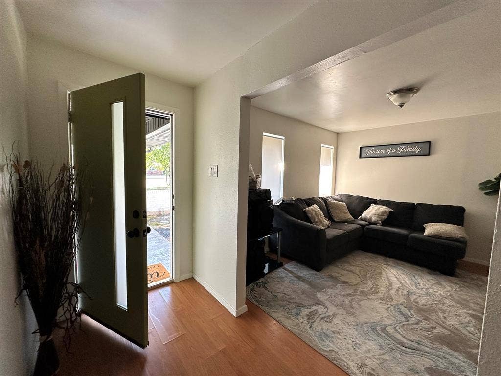 1412 Weathered Street, Irving, TX 75062 1412 Weathered Street, Irving, TX 75062