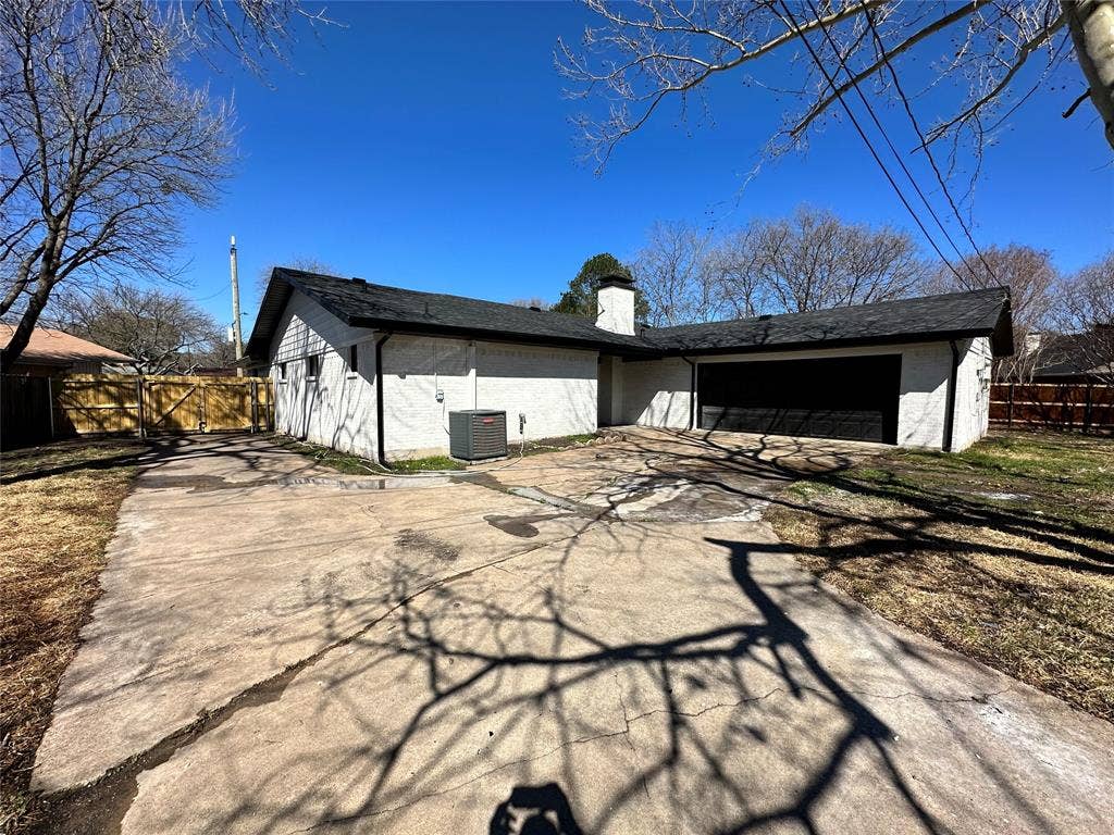 1412 Weathered Street, Irving, TX 75062 1412 Weathered Street, Irving, TX 75062