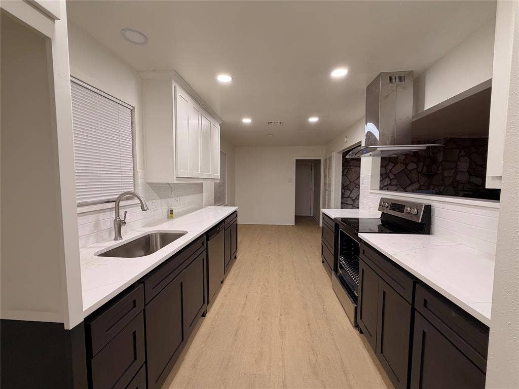 1412 Weathered Street, Irving, TX 75062 1412 Weathered Street, Irving, TX 75062