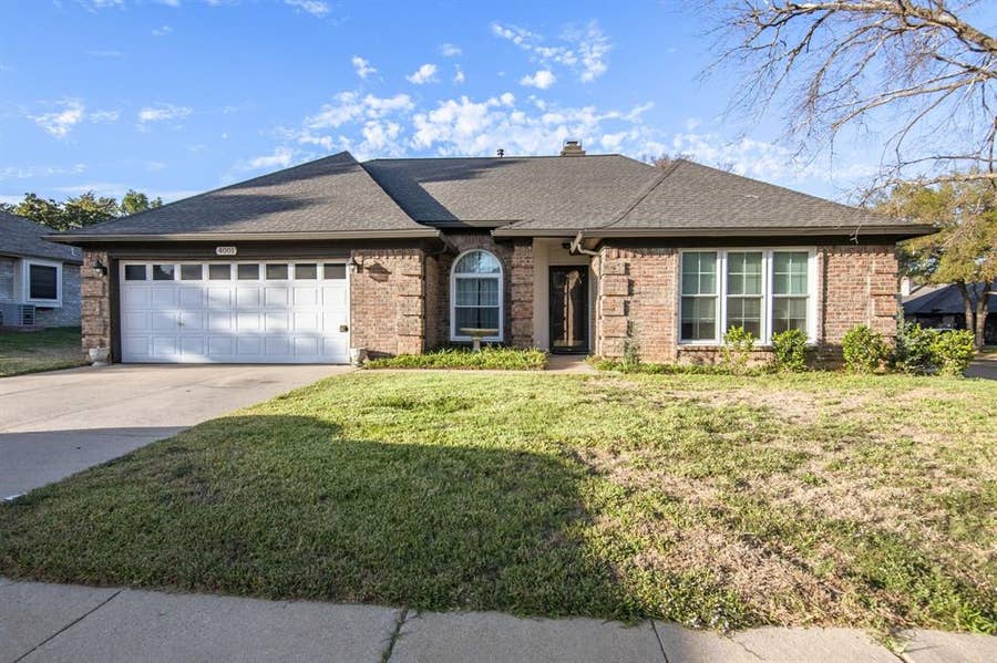 Property photo for 4001 Brownwood Lane, Arlington, TX