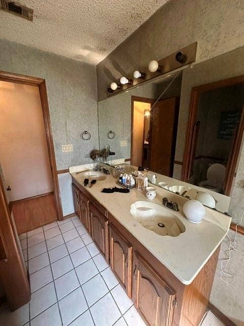 545 Renee Lane, DeSoto, TX 75115 545 Renee Lane, DeSoto, TX 75115