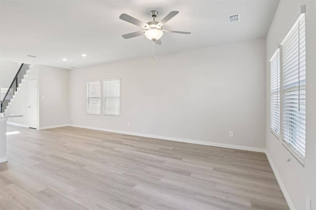 110 Decoursey Drive, Princeton, TX 75071 Photo is not of the actual home, but is an inspirational photo of builder’s model home and may depict options, furnishings, and/or decorator features that are not included.