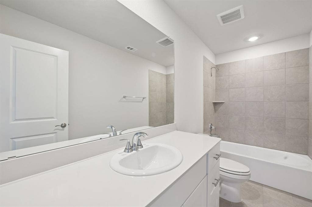 110 Decoursey Drive, Princeton, TX 75071 Photo is not of the actual home, but is an inspirational photo of builder’s model home and may depict options, furnishings, and/or decorator features that are not included.