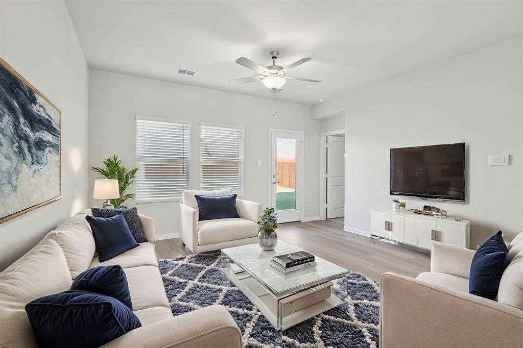 110 Decoursey Drive, Princeton, TX 75071 Photo is not of the actual home, but is an inspirational photo of builder’s model home and may depict options, furnishings, and/or decorator features that are not included.