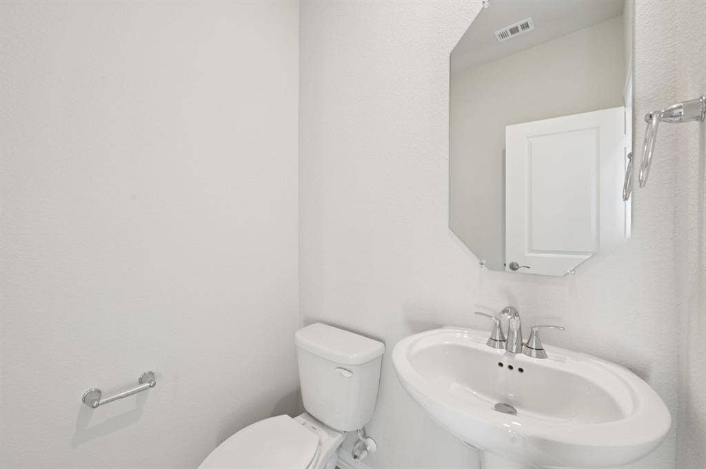 110 Decoursey Drive, Princeton, TX 75071 Photo is not of the actual home, but is an inspirational photo of builder’s model home and may depict options, furnishings, and/or decorator features that are not included.