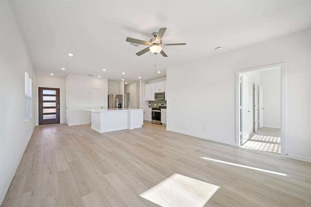 104 Decoursey Drive, Princeton, TX 75071 Photo is not of the actual home, but is an inspirational photo of builder’s model home and may depict options, furnishings, and/or decorator features that are not included.