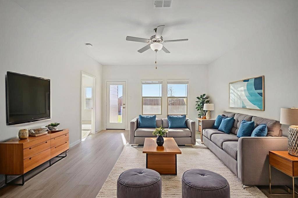 104 Decoursey Drive, Princeton, TX 75071 Photo is not of the actual home, but is an inspirational photo of builder’s model home and may depict options, furnishings, and/or decorator features that are not included.