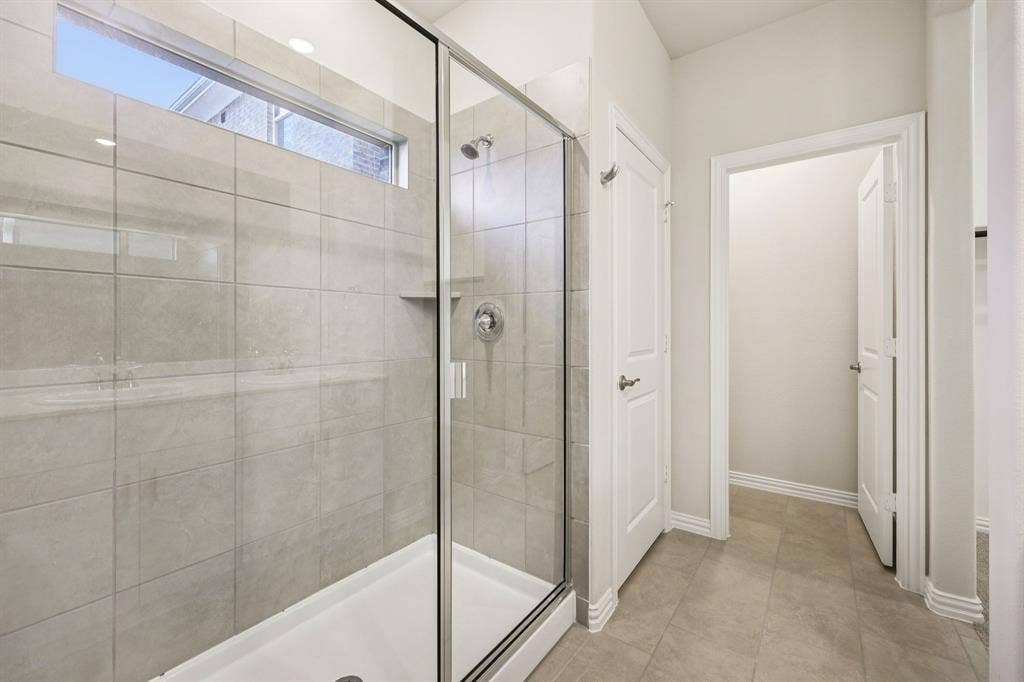 102 Decoursey Drive, Princeton, TX 75071 Photo is not of the actual home, but is an inspirational photo of builder’s model home and may depict options, furnishings, and/or decorator features that are not included.