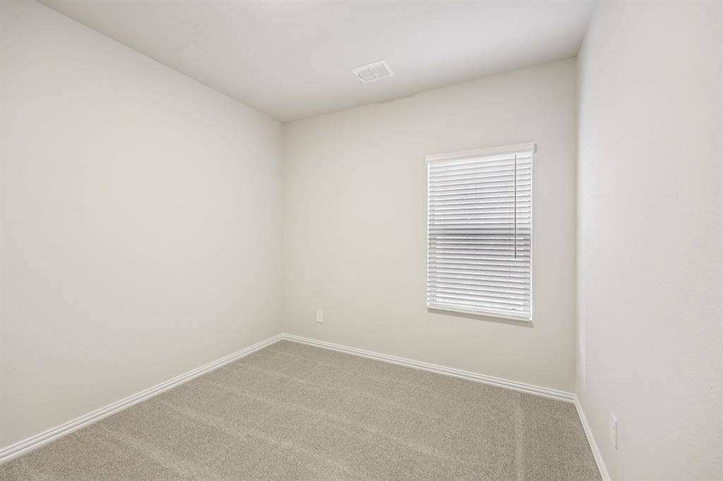 102 Decoursey Drive, Princeton, TX 75071 Photo is not of the actual home, but is an inspirational photo of builder’s model home and may depict options, furnishings, and/or decorator features that are not included.