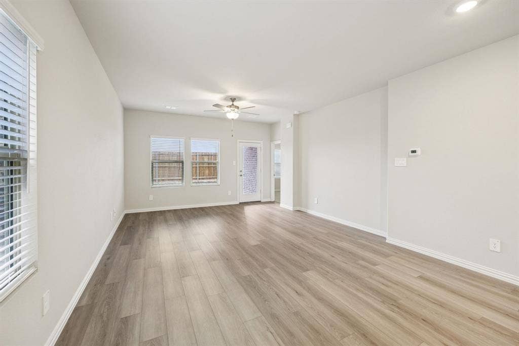102 Decoursey Drive, Princeton, TX 75071 Photo is not of the actual home, but is an inspirational photo of builder’s model home and may depict options, furnishings, and/or decorator features that are not included.