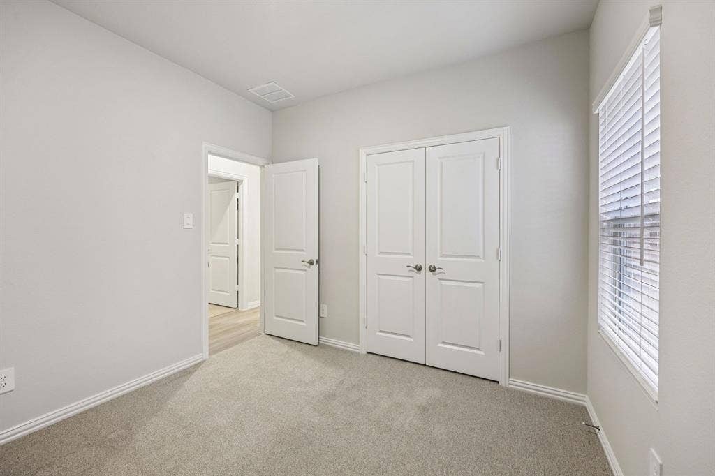 102 Decoursey Drive, Princeton, TX 75071 Photo is not of the actual home, but is an inspirational photo of builder’s model home and may depict options, furnishings, and/or decorator features that are not included.