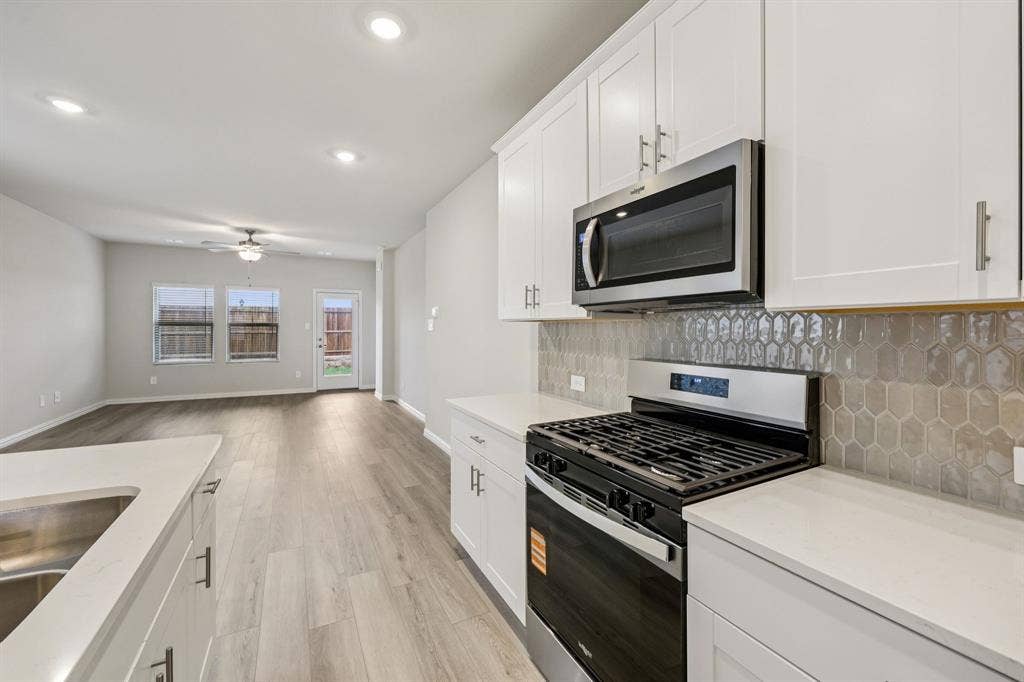 102 Decoursey Drive, Princeton, TX 75071 Photo is not of the actual home, but is an inspirational photo of builder’s model home and may depict options, furnishings, and/or decorator features that are not included.