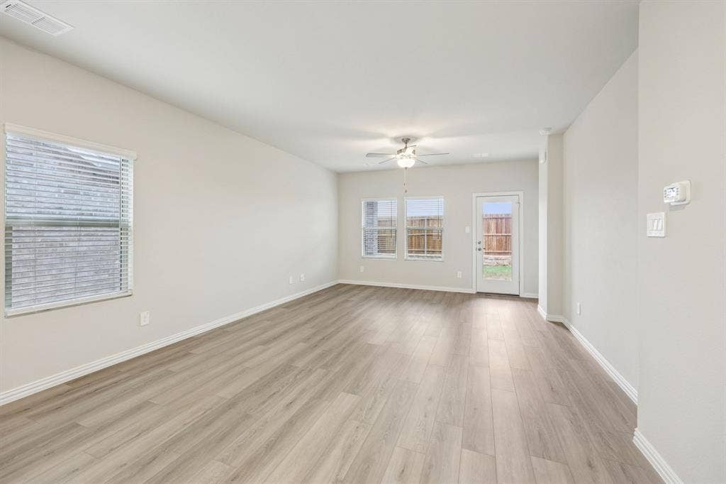 102 Decoursey Drive, Princeton, TX 75071 Photo is not of the actual home, but is an inspirational photo of builder’s model home and may depict options, furnishings, and/or decorator features that are not included.