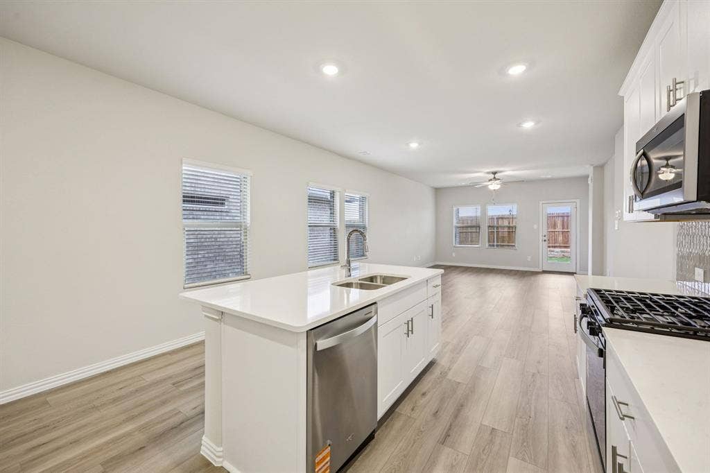 102 Decoursey Drive, Princeton, TX 75071 Photo is not of the actual home, but is an inspirational photo of builder’s model home and may depict options, furnishings, and/or decorator features that are not included.
