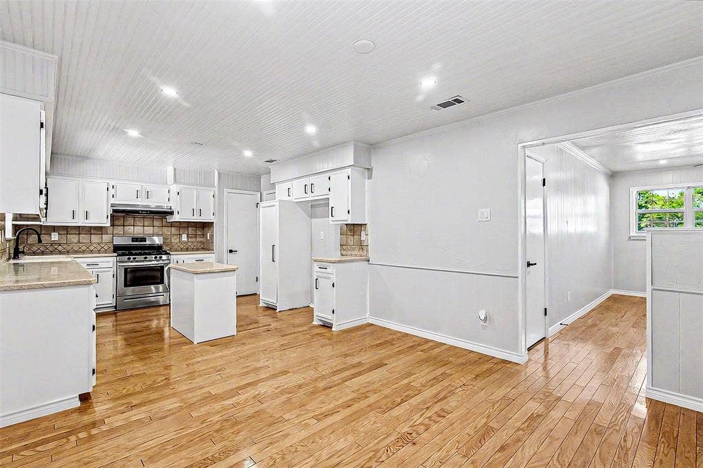 521 Cranbrook Lane, Grand Prairie, TX 75052