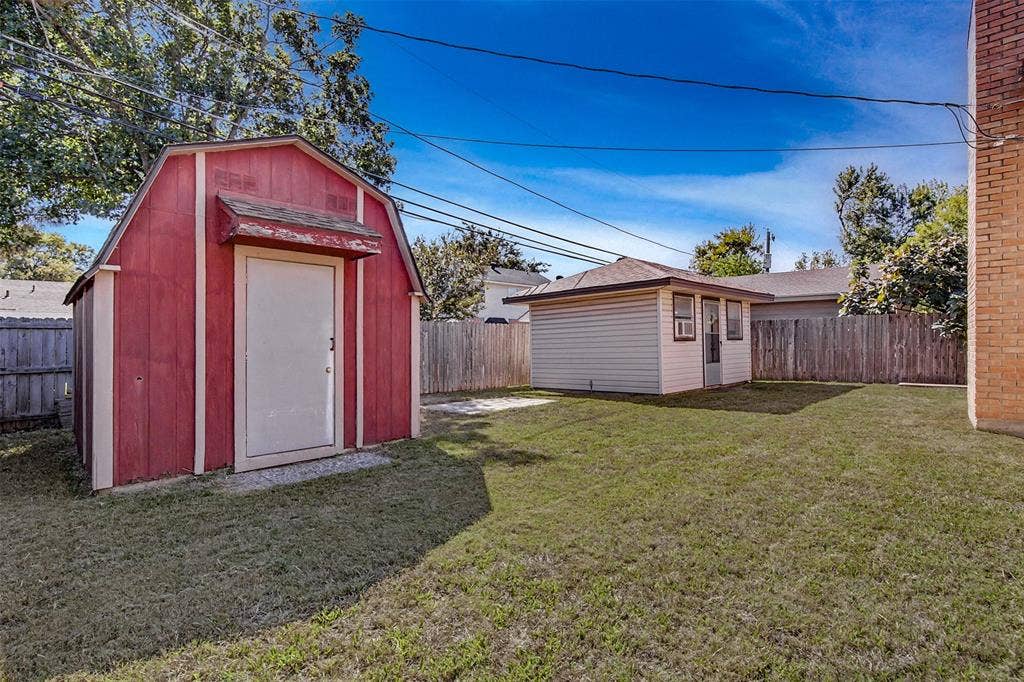 521 Cranbrook Lane, Grand Prairie, TX 75052